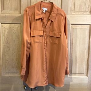 D &Co orange size 2X blouse. Long sleeves with swiss tabs.
